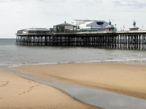 The Pembroke Hotel Blackpool Exterior photo