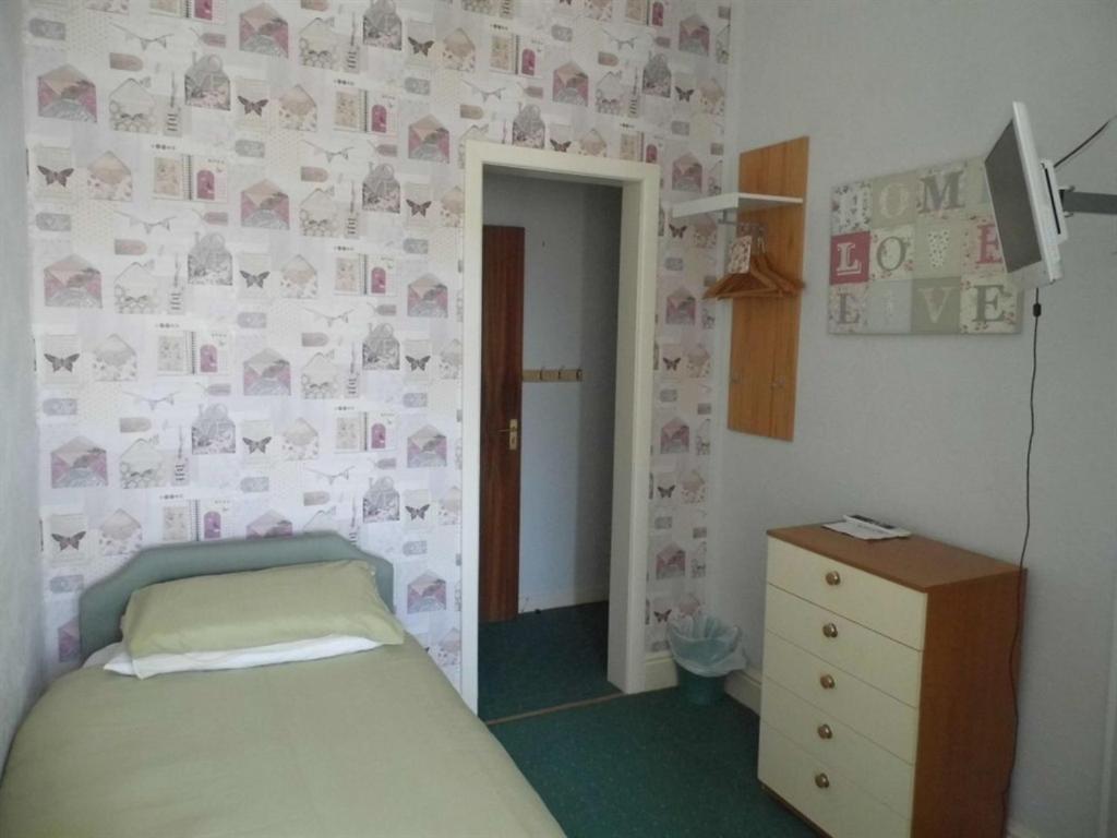 The Pembroke Hotel Blackpool Room photo