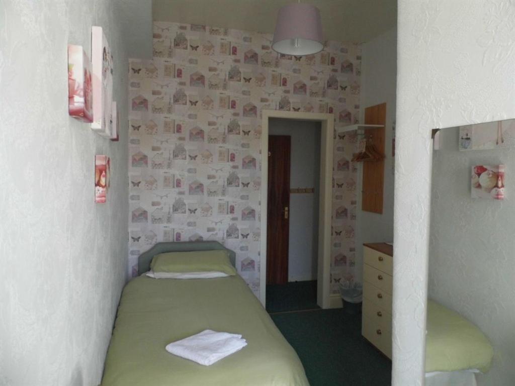 The Pembroke Hotel Blackpool Room photo