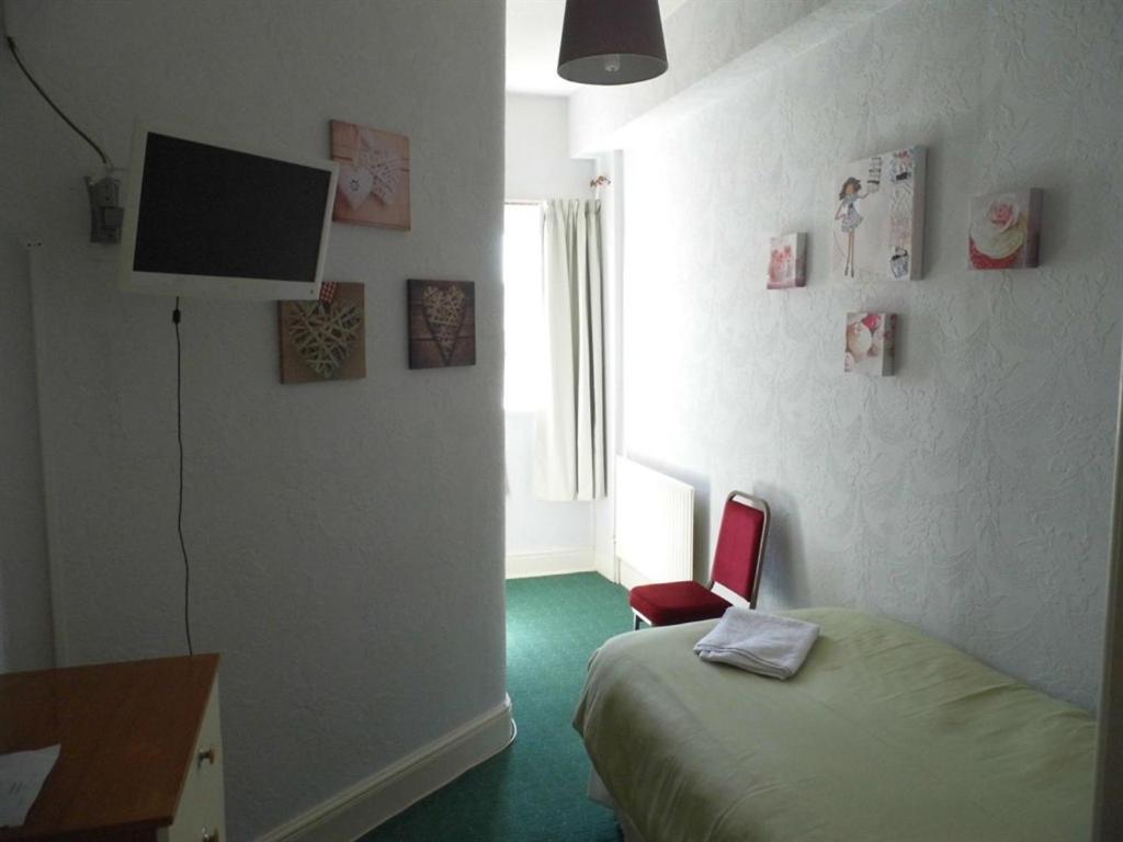 The Pembroke Hotel Blackpool Room photo