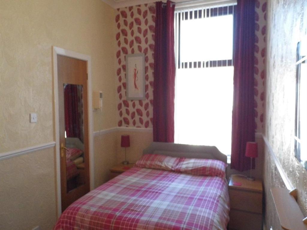 The Pembroke Hotel Blackpool Room photo